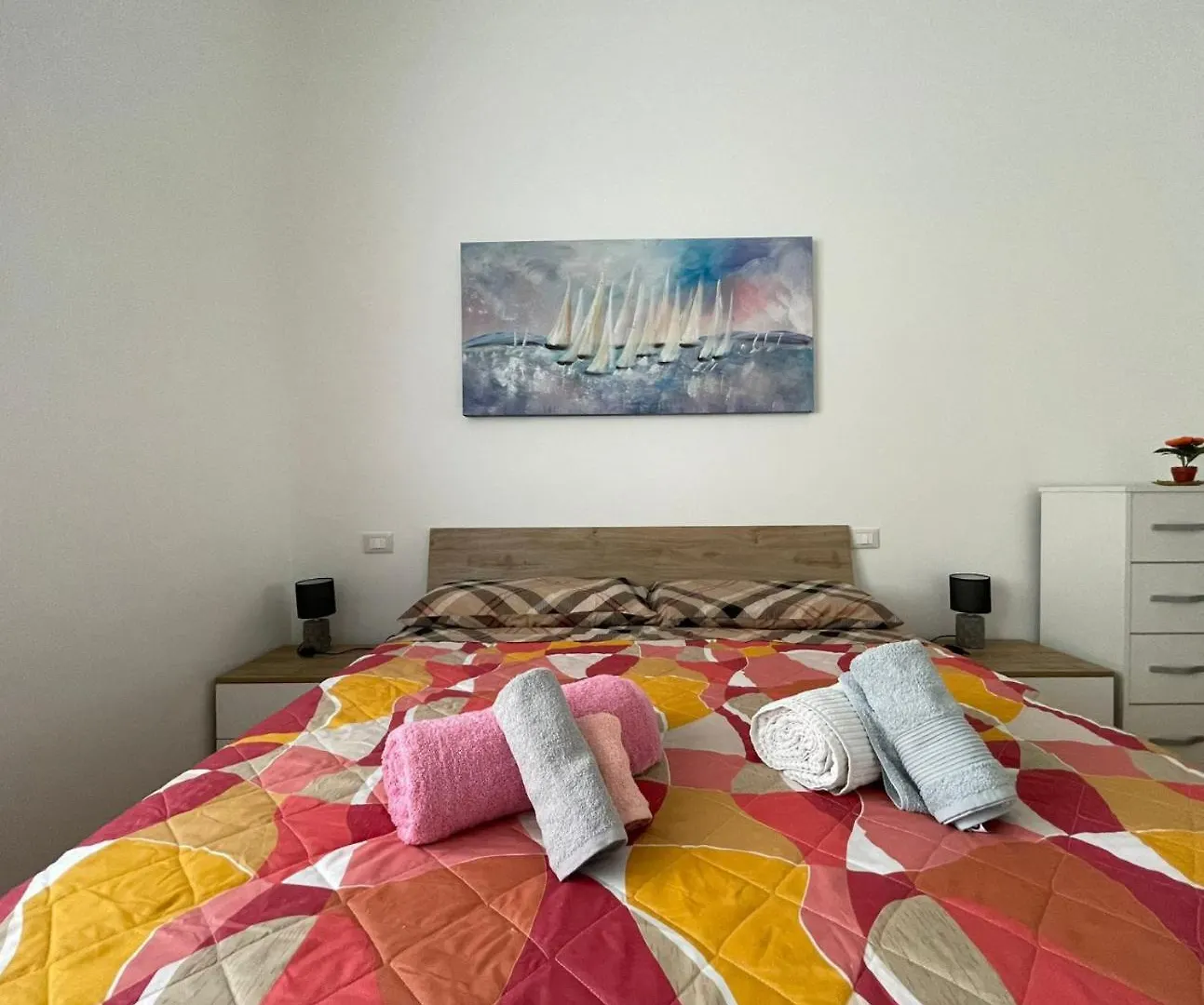 Luna Home- Vista Mare - 4 Posti Letto Con Parcheggio Privato - Wifi Sanremo 0*,  Italy